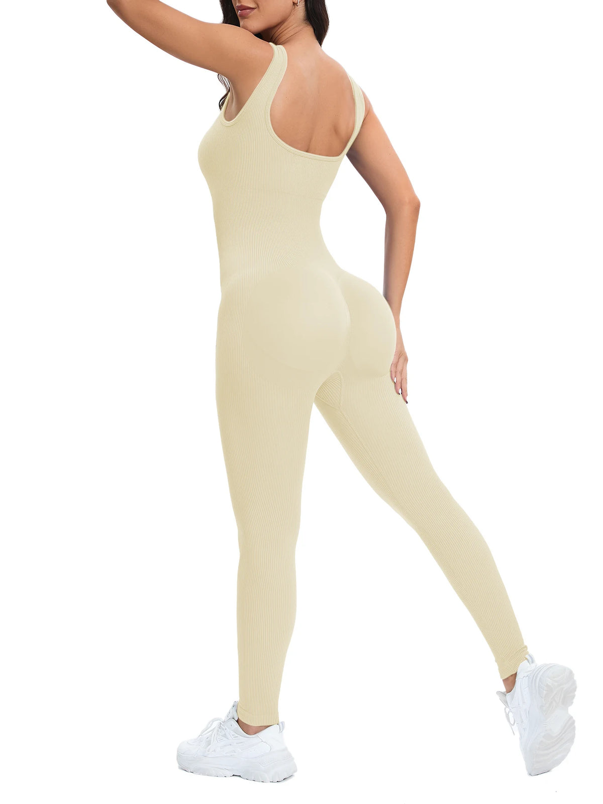 Geribde shapewear-jumpsuit met vierkante hals en ingebouwde bh | Pinky Posh Boutique